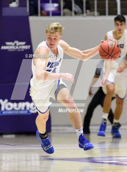 Thumbnail 2 in Herriman vs. Pleasant Grove (UHSAA 6A Quarterfinal) photogallery.