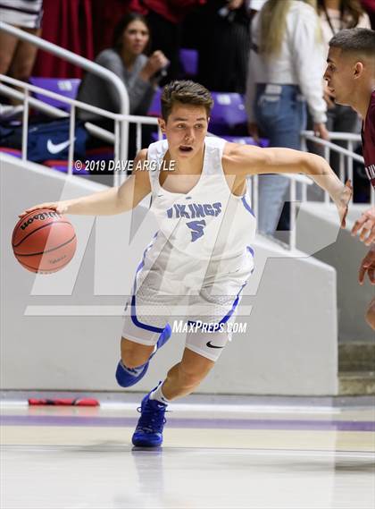 Thumbnail 3 in Herriman vs. Pleasant Grove (UHSAA 6A Quarterfinal) photogallery.