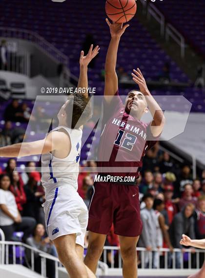 Thumbnail 3 in Herriman vs. Pleasant Grove (UHSAA 6A Quarterfinal) photogallery.