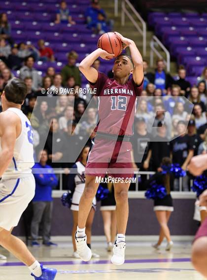 Thumbnail 3 in Herriman vs. Pleasant Grove (UHSAA 6A Quarterfinal) photogallery.
