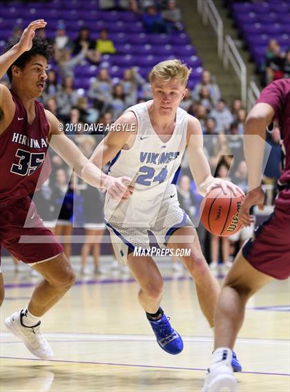 Thumbnail 2 in Herriman vs. Pleasant Grove (UHSAA 6A Quarterfinal) photogallery.
