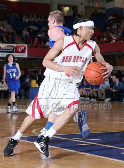 Thumbnail 3 in Peekskill vs Pearl River (Section 1A Semifinal) photogallery.