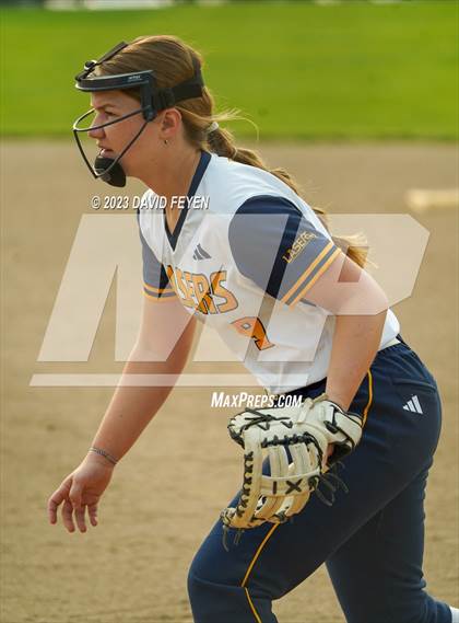 Thumbnail 1 in Kettle Moraine @ Waukesha North photogallery.