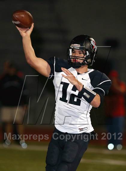 Thumbnail 3 in Santa Fe Christian vs. Rio Hondo Prep (CIF SoCal Regional D4 Final) photogallery.