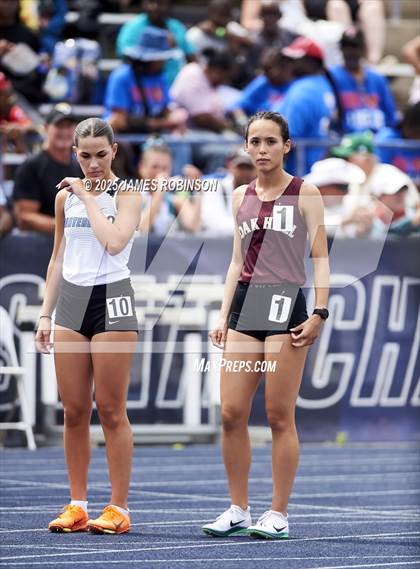 Thumbnail 1 in FHSAA 1A & 3A Finals (1600 Meters) photogallery.