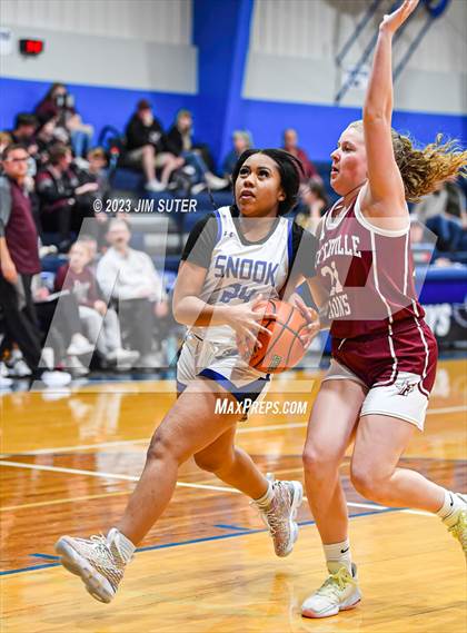Thumbnail 3 in Snook vs Fayetteville photogallery.