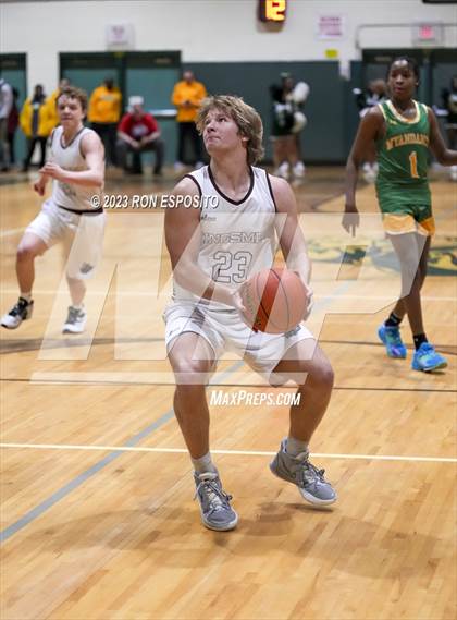 Thumbnail 2 in Wyandanch vs Kings Park (NYSPHSAA Section XI Class A Semifinal)  photogallery.
