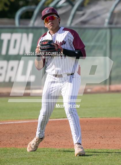 Thumbnail 1 in Grandview vs Hamilton (Coach Bob National Invitational) photogallery.