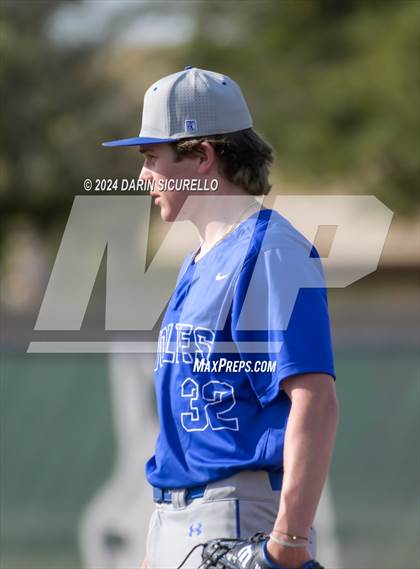 Thumbnail 3 in Grandview vs Hamilton (Coach Bob National Invitational) photogallery.