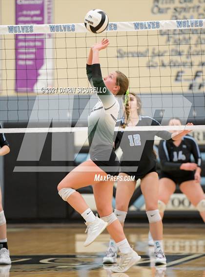Thumbnail 2 in Estrella Foothills vs Flagstaff (AIA 4A Round 1 Playoff) photogallery.