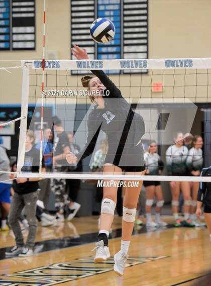 Thumbnail 3 in Estrella Foothills vs Flagstaff (AIA 4A Round 1 Playoff) photogallery.