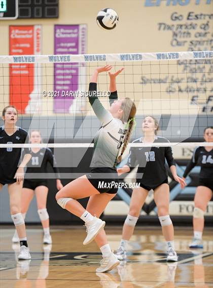 Thumbnail 1 in Estrella Foothills vs Flagstaff (AIA 4A Round 1 Playoff) photogallery.