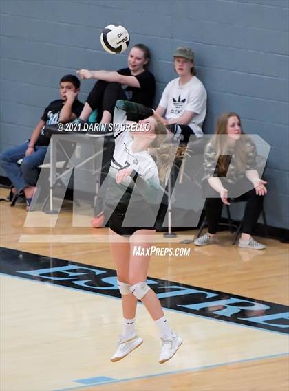 Thumbnail 1 in Estrella Foothills vs Flagstaff (AIA 4A Round 1 Playoff) photogallery.