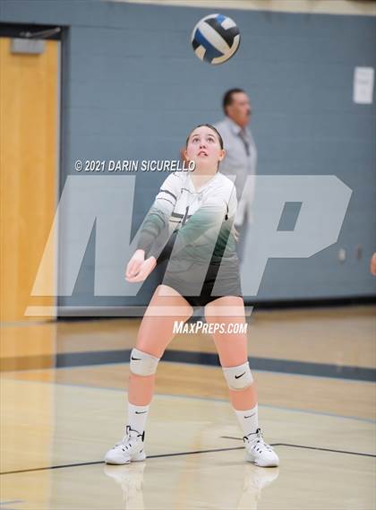 Thumbnail 3 in Estrella Foothills vs Flagstaff (AIA 4A Round 1 Playoff) photogallery.