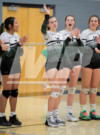 Thumbnail 1 in Estrella Foothills vs Flagstaff (AIA 4A Round 1 Playoff) photogallery.