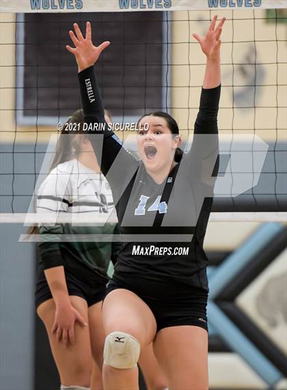 Thumbnail 1 in Estrella Foothills vs Flagstaff (AIA 4A Round 1 Playoff) photogallery.