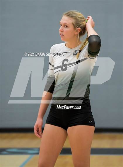 Thumbnail 3 in Estrella Foothills vs Flagstaff (AIA 4A Round 1 Playoff) photogallery.