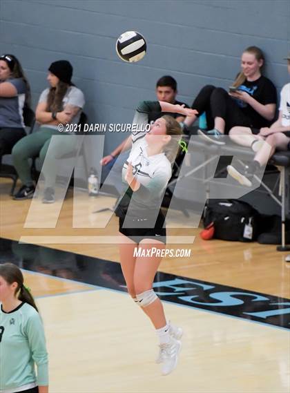 Thumbnail 1 in Estrella Foothills vs Flagstaff (AIA 4A Round 1 Playoff) photogallery.