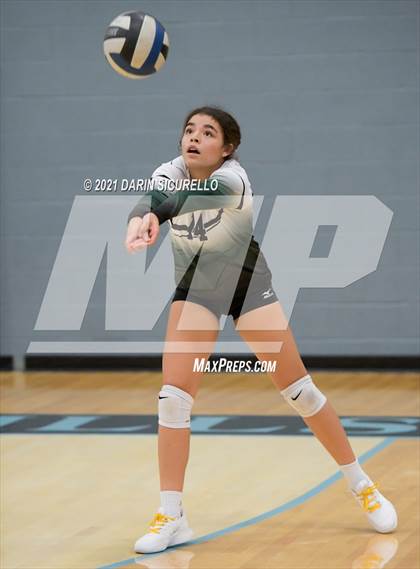 Thumbnail 2 in Estrella Foothills vs Flagstaff (AIA 4A Round 1 Playoff) photogallery.