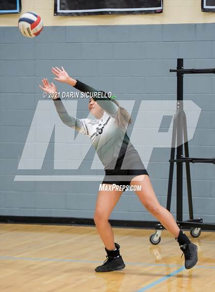 Thumbnail 3 in Estrella Foothills vs Flagstaff (AIA 4A Round 1 Playoff) photogallery.