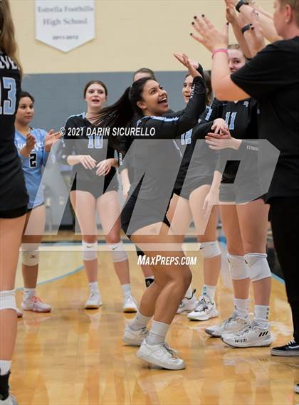 Thumbnail 2 in Estrella Foothills vs Flagstaff (AIA 4A Round 1 Playoff) photogallery.