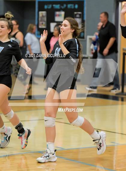 Thumbnail 3 in Estrella Foothills vs Flagstaff (AIA 4A Round 1 Playoff) photogallery.