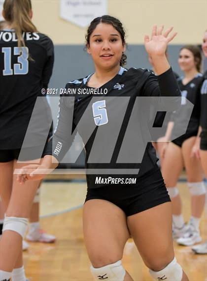 Thumbnail 3 in Estrella Foothills vs Flagstaff (AIA 4A Round 1 Playoff) photogallery.