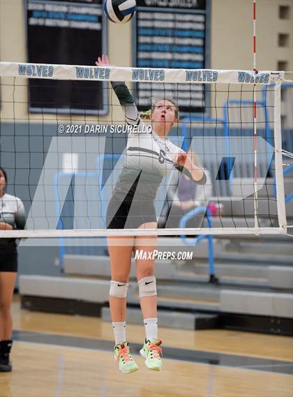 Thumbnail 2 in Estrella Foothills vs Flagstaff (AIA 4A Round 1 Playoff) photogallery.