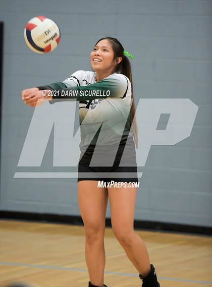 Thumbnail 2 in Estrella Foothills vs Flagstaff (AIA 4A Round 1 Playoff) photogallery.