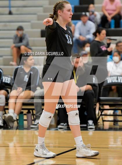 Thumbnail 1 in Estrella Foothills vs Flagstaff (AIA 4A Round 1 Playoff) photogallery.