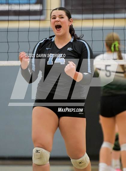 Thumbnail 2 in Estrella Foothills vs Flagstaff (AIA 4A Round 1 Playoff) photogallery.
