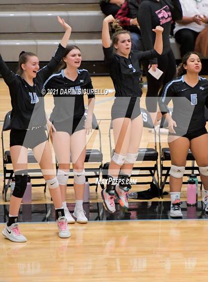 Thumbnail 2 in Estrella Foothills vs Flagstaff (AIA 4A Round 1 Playoff) photogallery.