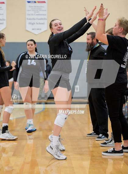 Thumbnail 1 in Estrella Foothills vs Flagstaff (AIA 4A Round 1 Playoff) photogallery.