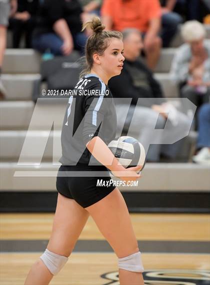 Thumbnail 2 in Estrella Foothills vs Flagstaff (AIA 4A Round 1 Playoff) photogallery.