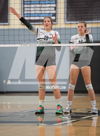 Thumbnail 3 in Estrella Foothills vs Flagstaff (AIA 4A Round 1 Playoff) photogallery.