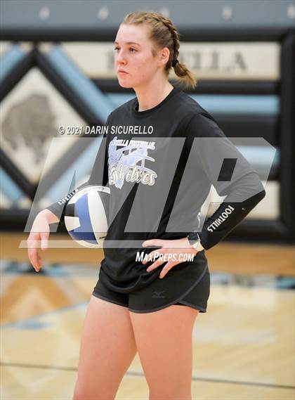 Thumbnail 1 in Estrella Foothills vs Flagstaff (AIA 4A Round 1 Playoff) photogallery.