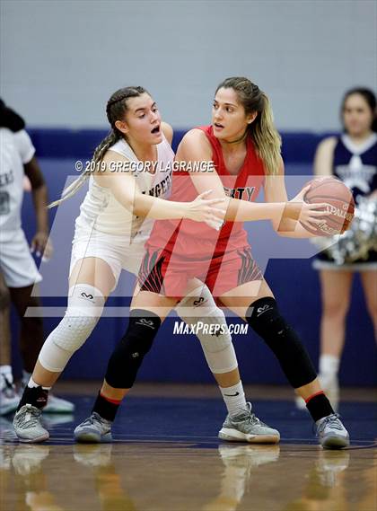 Thumbnail 3 in Liberty vs Lone Star photogallery.