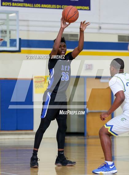Thumbnail 2 in Crenshaw vs El Camino Real (CIF LACS 3rd Round Playoff) photogallery.