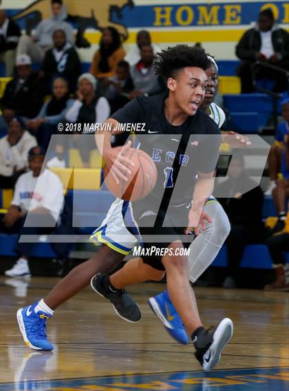 Thumbnail 2 in Crenshaw vs El Camino Real (CIF LACS 3rd Round Playoff) photogallery.