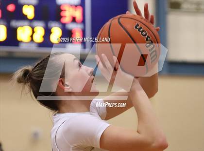 Thumbnail 2 in Londonderry vs Windham (NHIAA Division I Semi-Final Round) photogallery.