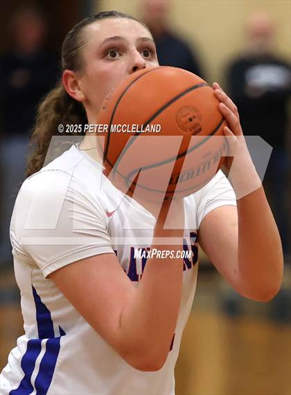 Thumbnail 1 in Londonderry vs Windham (NHIAA Division I Semi-Final Round) photogallery.