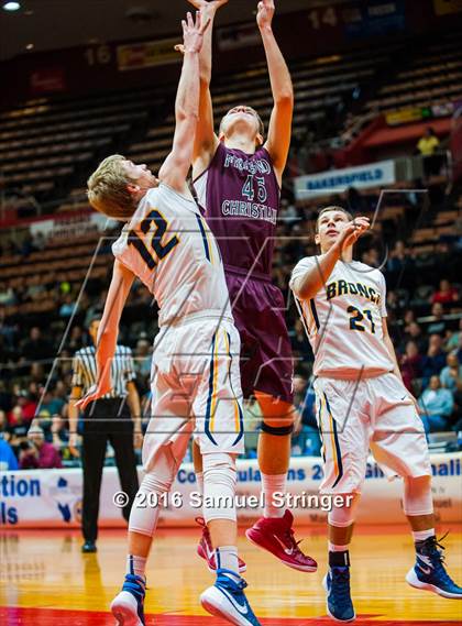 Thumbnail 2 in Fresno Christian vs. Kern Valley (CIF CS D5 Final) photogallery.