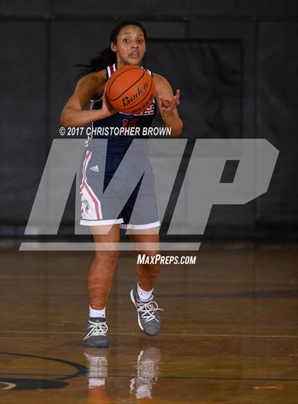 Thumbnail 1 in The Woodlands vs Memorial (McDonald's Texas Invitational) photogallery.