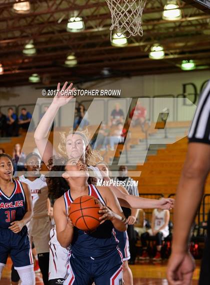 Thumbnail 1 in The Woodlands vs Memorial (McDonald's Texas Invitational) photogallery.