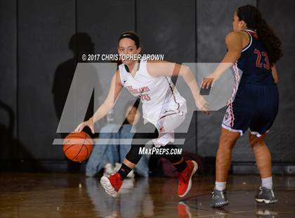 Thumbnail 2 in The Woodlands vs Memorial (McDonald's Texas Invitational) photogallery.