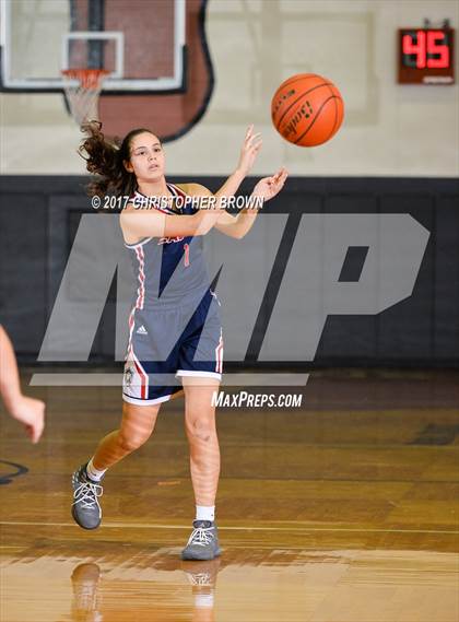 Thumbnail 3 in The Woodlands vs Memorial (McDonald's Texas Invitational) photogallery.
