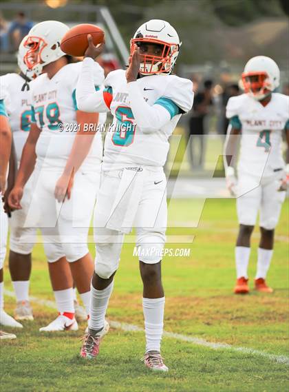Thumbnail 2 in Plant City Raiders vs. Lake Gibson Braves (Kickoff Classic) photogallery.