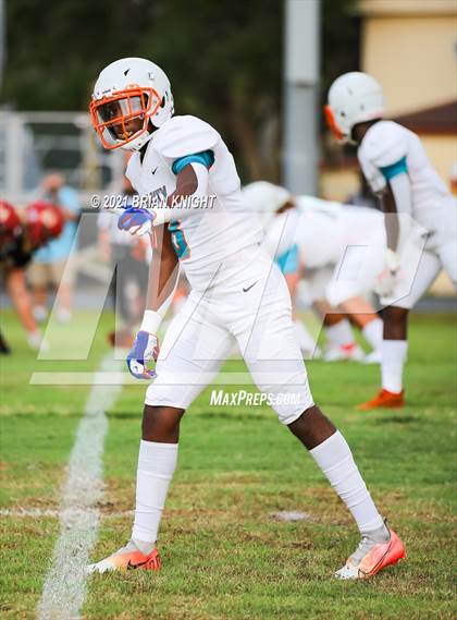 Thumbnail 3 in Plant City Raiders vs. Lake Gibson Braves (Kickoff Classic) photogallery.