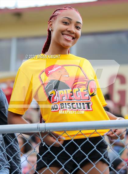 Thumbnail 3 in Plant City Raiders vs. Lake Gibson Braves (Kickoff Classic) photogallery.