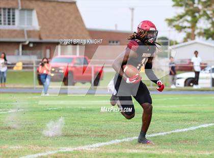 Thumbnail 3 in Plant City Raiders vs. Lake Gibson Braves (Kickoff Classic) photogallery.
